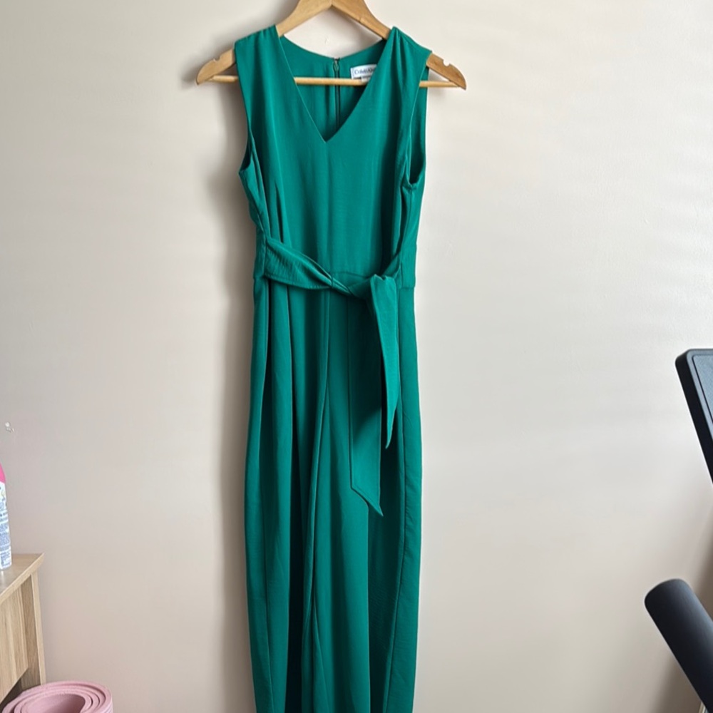 Elegant Green sleeveless jumpsuit